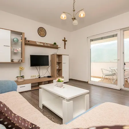 Two-bedroom In 公寓 Zagvozd